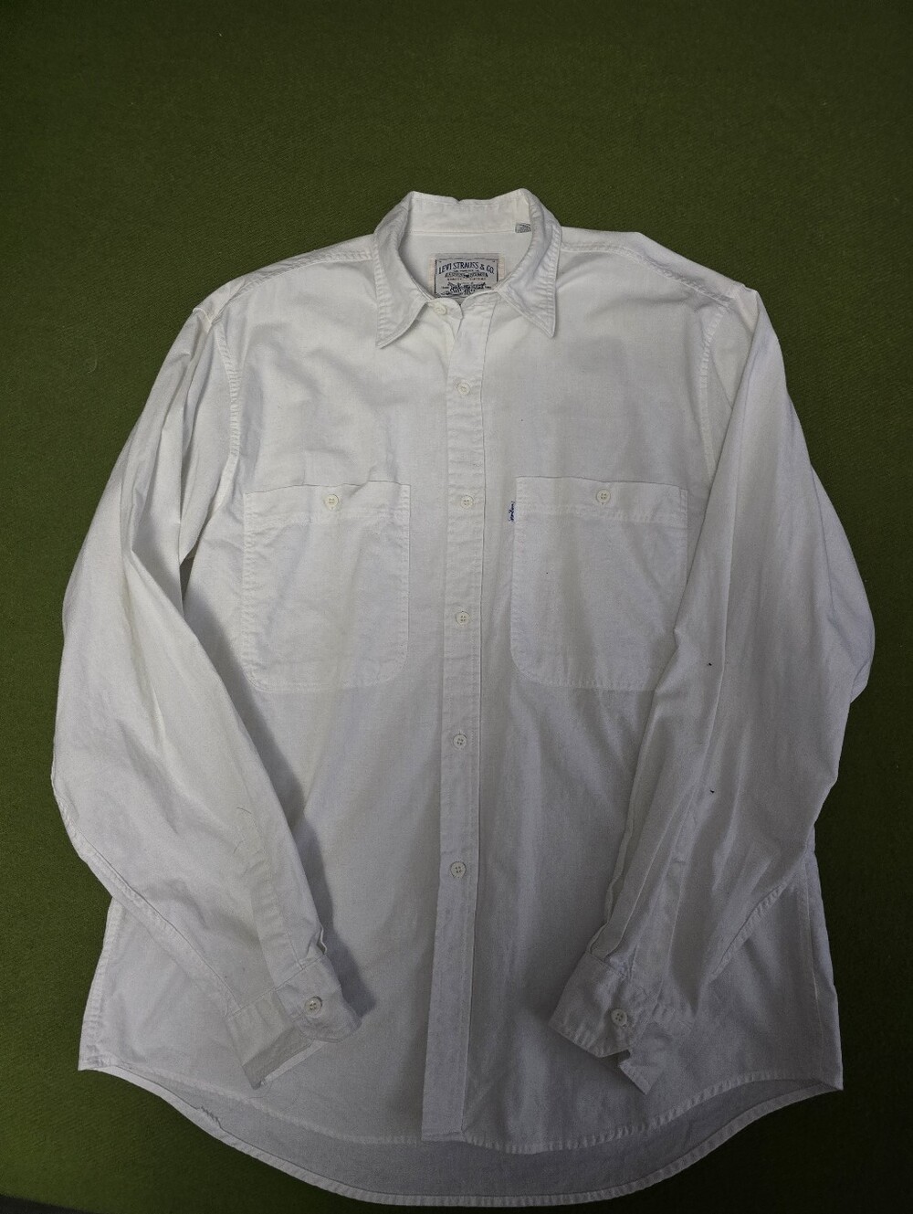 Vintage Levi's White Men's Casual Long-Sleeve Button-Down Shirt